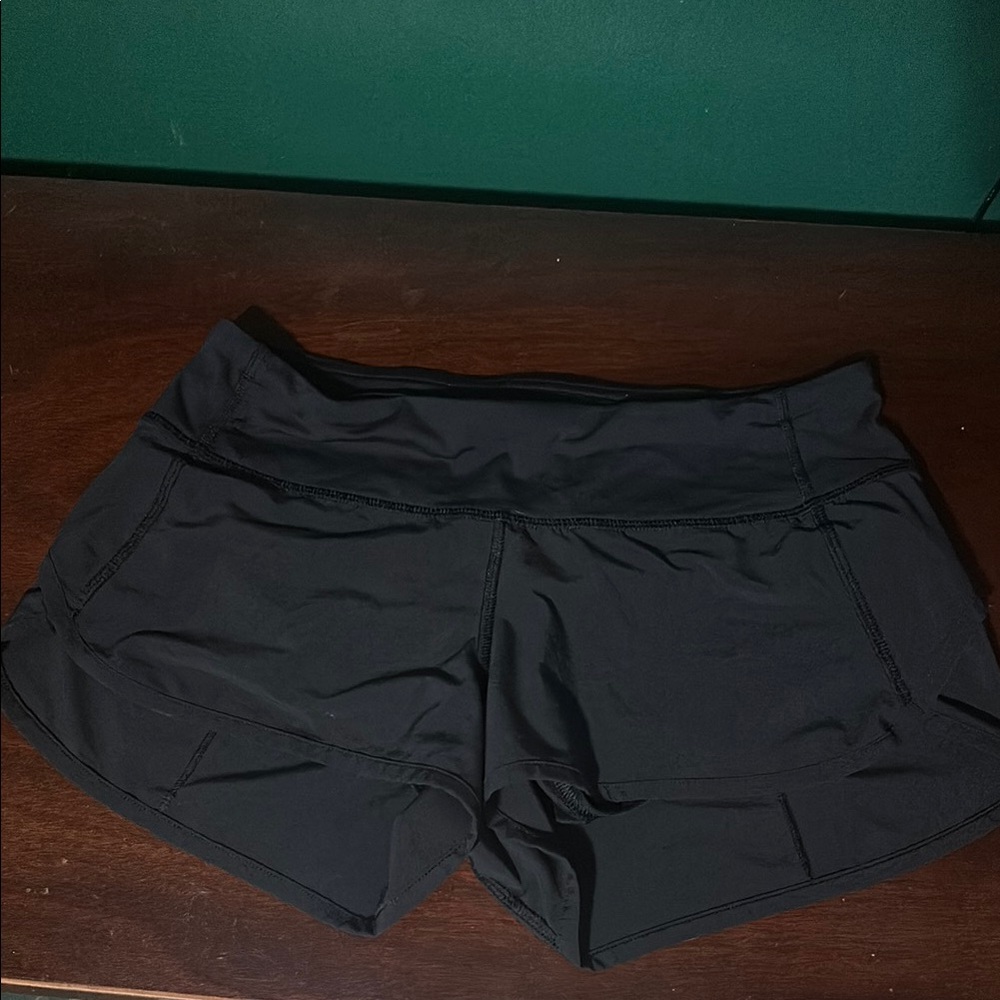 Lululemon Athletica Black Athletic Short Shorts Lightweight Stretchy Design